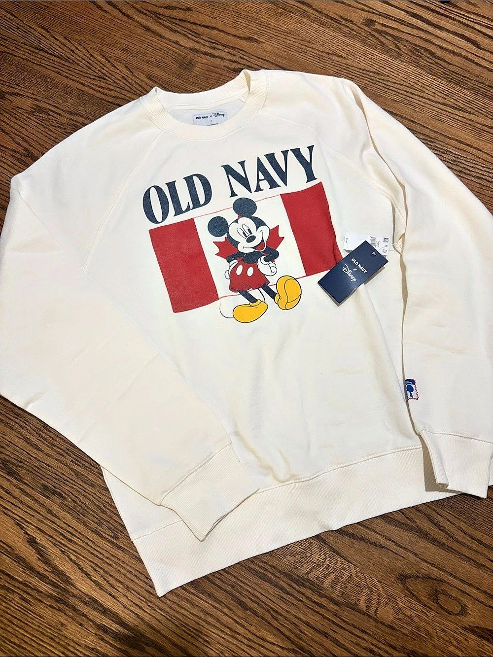 Old Navy x Disney Mickey Mouse Canada Flag Sweatshirt Size Medium - Unisex - NWT
